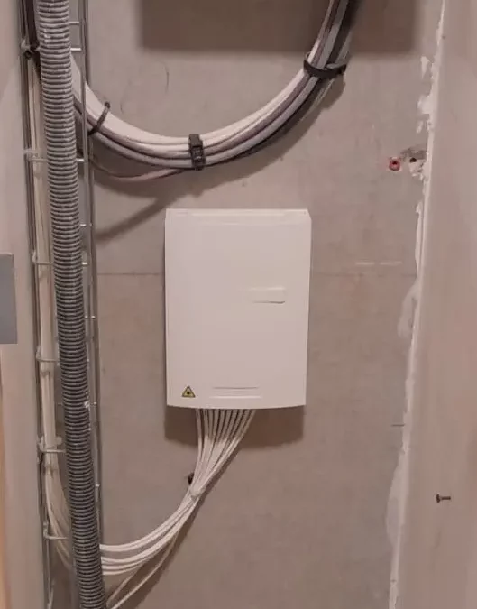 Etude et pré-équipement fibre optique d&rsquo;un immeuble de 8 logements et 2 cellules commerciales sur la commune de ANCENIS-SAINT-GEREON